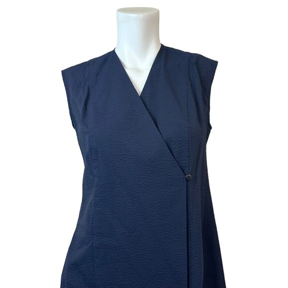 MM LaFleur Navy Blue Sleeveless Textured Blouse sz S - Picture 2 of 9